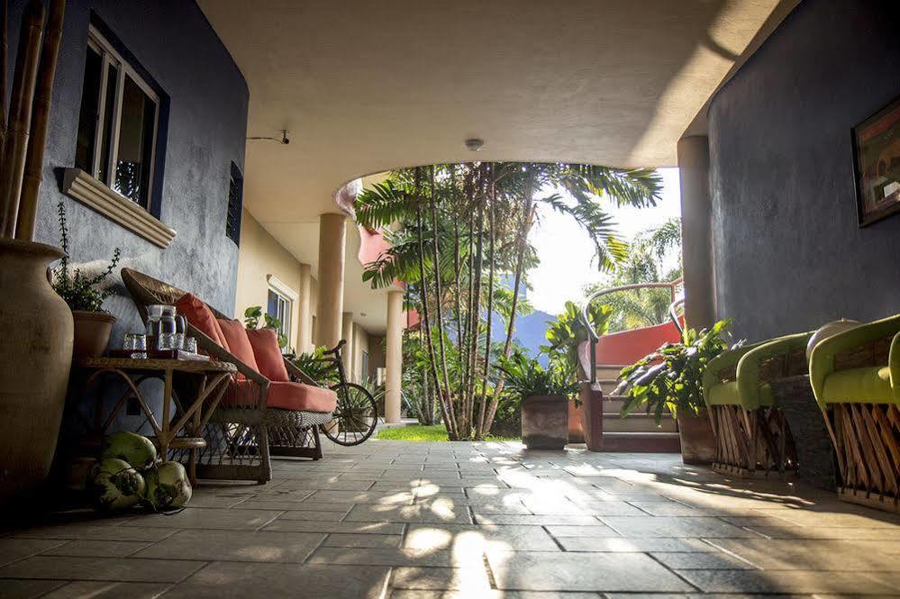 Casa Misifus Hotel Barra de Navidad Exterior photo